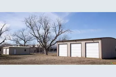 202 E 4th St, Nordheim, TX 78141 - Photo 5