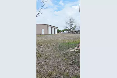 202 E 4th St, Nordheim, TX 78141 - Photo 29