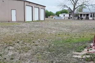 202 E 4th St, Nordheim, TX 78141 - Photo 29