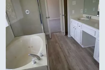 5407 Victoria Drive, Rosharon, TX 77583 - Photo 11