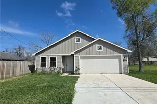 608 Yupon St, Baytown, TX 77520 - Photo 1