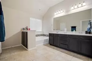 6155 Granger Ln, Houston, TX 77573 - Photo 13