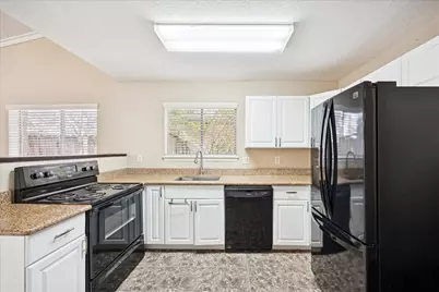 17138 Barcelona Drive, Friendswood, TX 77546 - Photo 3