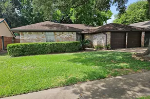 1402 New Orleans St, Deer Park, TX 77536 - Photo 1