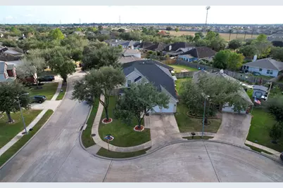 9214 Windy Spring Court, Houston, TX 77089 - Photo 41