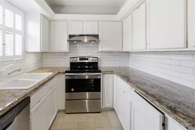3100 Walnut Bend Lane #124, Houston, TX 77042 - Photo 5