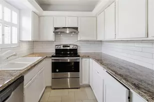 3100 Walnut Bend Ln, Houston, TX 77042 - Photo 5