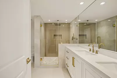 5001 Woodway Drive #1305, Houston, TX 77056 - Photo 17