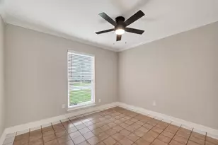 14238 Pinewest Dr, Houston, TX 77049 - Photo 19