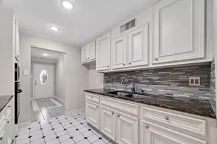 14238 Pinewest Dr, Houston, TX 77049 - Photo 7