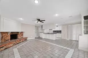 14238 Pinewest Dr, Houston, TX 77049 - Photo 11