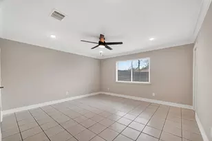 14238 Pinewest Dr, Houston, TX 77049 - Photo 21