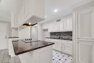 14238 Pinewest Dr, Houston, TX 77049 - Photo 9