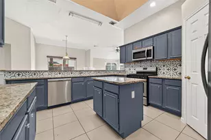 12207 Pamela Sue Ct, Stafford, TX 77477 - Photo 7