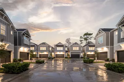 5204 Amber Sunrise Drive, Houston, TX 77018 - Photo 1