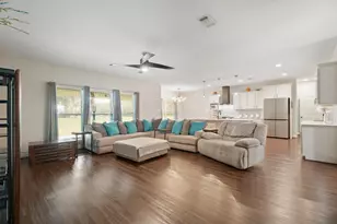 2518 County Rd 160, Alvin, TX 77511 - Photo 9