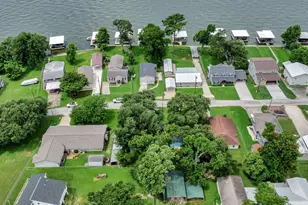 683 Water View Dr, Livingston, TX 77351 - Photo 3