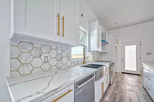 1275 Morris St, Houston, TX 77009 - Photo 9