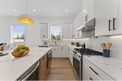 4752 Martin Hill Street, Houston, TX 77018 - Photo 5