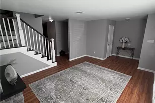 1831 Sherwood Forest St, Houston, TX 77043 - Photo 3