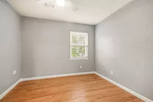 10439 Catlett Ln, La Porte, TX 77571 - Photo 9