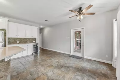 501 Cherry Hills Drive, Huntsville, TX 77340 - Photo 9