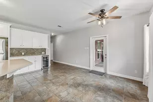 501 Cherry Hills Dr, Huntsville, TX 77340 - Photo 9