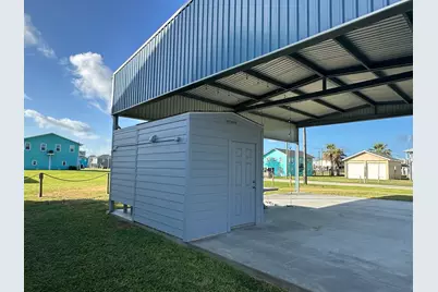 966 Clara Street, Crystal Beach, TX 77650 - Photo 5
