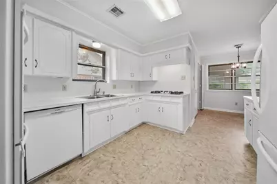 1130 Thornton Road, Houston, TX 77018 - Photo 9