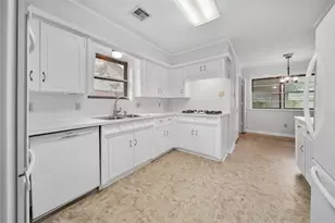 1130 Thornton Rd, Houston, TX 77018 - Photo 9