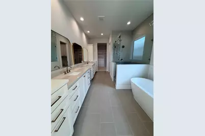 1727 South Pointe, Friendswood, TX 77546 - Photo 11