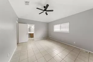 25 Shady Oak Ln, Conroe, TX 77304 - Photo 7