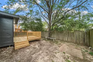 25 Shady Oak Ln, Conroe, TX 77304 - Photo 11