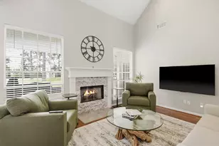 14 Creek Forest Ln, Conroe, TX 77384 - Photo 13
