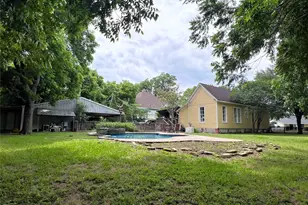606 Sycamore St, Brenham, TX 77833 - Photo 25