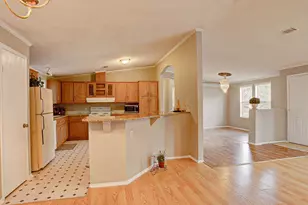 2516 Loch Lomond St, Highlands, TX 77562 - Photo 9