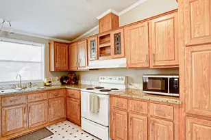 2516 Loch Lomond St, Highlands, TX 77562 - Photo 11