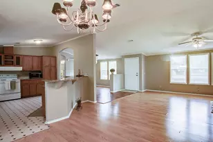 2516 Loch Lomond St, Highlands, TX 77562 - Photo 15