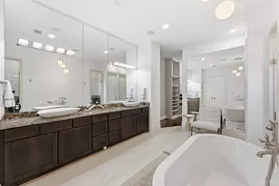 63 W Loftwood Cir, The Woodlands, TX 77382 - Photo 13