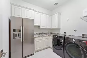 63 W Loftwood Cir, The Woodlands, TX 77382 - Photo 25