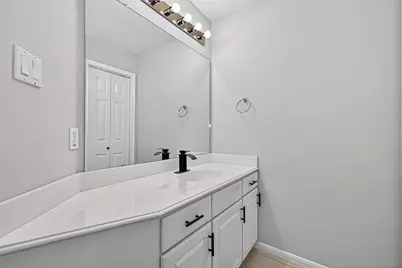 2710 Grants Lake Boulevard #L8, Sugar Land, TX 77479 - Photo 27