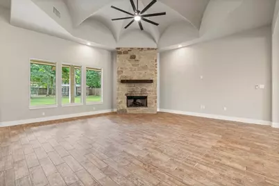 2402 Chantilly Lane, Conroe, TX 77384 - Photo 7