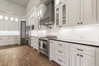 2402 Chantilly Lane, Conroe, TX 77384 - Photo 11