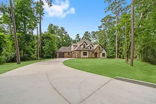 2402 Chantilly Ln, Conroe, TX 77384 - Photo 3