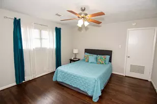 103 E Janisch Rd, Houston, TX 77022 - Photo 9