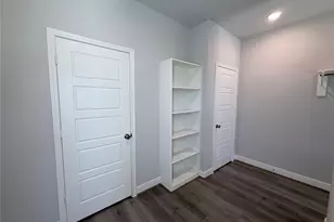 1609 Regents Ct, Houston, TX 77055 - Photo 25