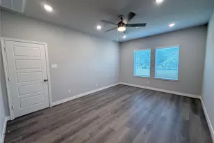 1609 Regents Ct, Houston, TX 77055 - Photo 15