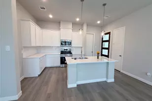 1609 Regents Ct, Houston, TX 77055 - Photo 7