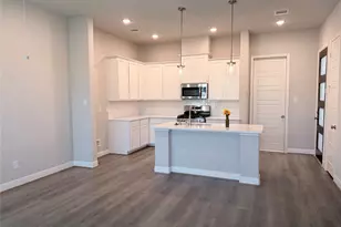 1609 Regents Ct, Houston, TX 77055 - Photo 3