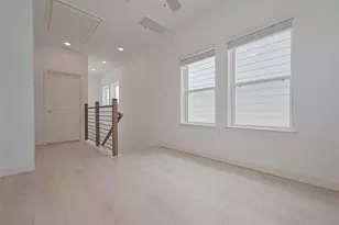 1609 Regents Ct, Houston, TX 77055 - Photo 27